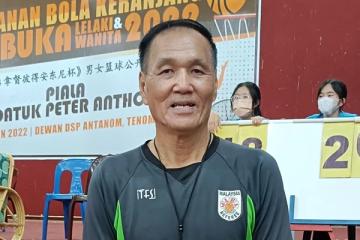 70年代起擔任籃賽裁判 73高齡方肇忠寶刀未老