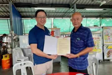 民政黨再助一長者獲得公民權　倪金益苦等70多年終獲批准