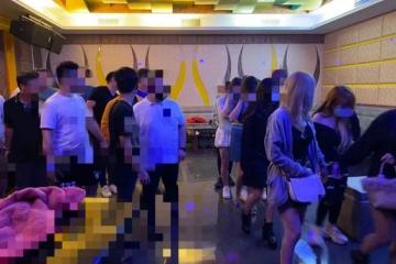 租獨立洋房狂歡吸毒　25人被捕包括拿督斯里