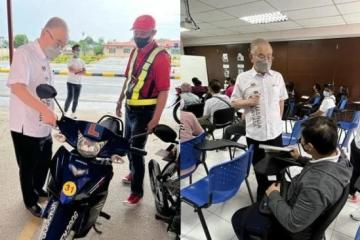 關注駕駛學院教官短缺問題　魏家祥突擊檢查駕駛學院