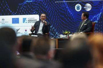 安華重申中立立場　拒由大國定義大馬視角