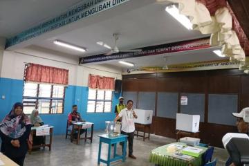 【雙溪峇甲補選】國盟候選人阿比丁　與八旬母親投下神聖一票