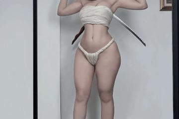 國外美女COS《老頭環》Solo哥：女武神被狠狠踩頭！