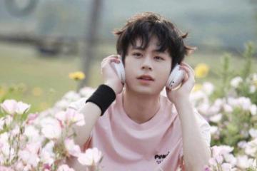 JDG直接給無畏買商務艙引熱議:此前JKL曾抱怨經濟艙