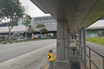 一坐下就看不見巴士到站　總理夫人批陸交局：設計脫離生活