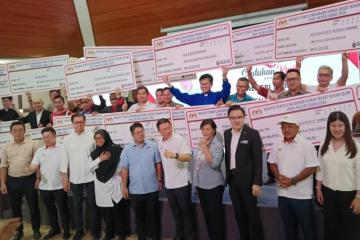 怒斥伊黨極端保守　倪可敏力挺艾曼出席華教義演