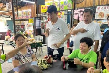 披新戰袍重出江湖 翁詩傑自認是李光耀粉絲