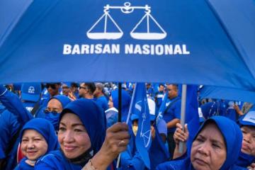 國陣最高理事會會議決議 維持決定當反對黨