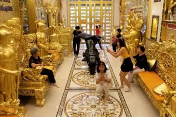 龍椅搖錢樹金光閃閃 越南富商打造黃金屋成打卡熱點